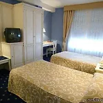 Hotel Leonor Mirón