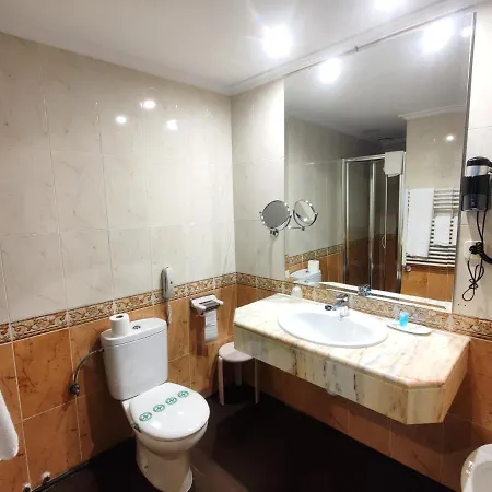 Leonor Miron Hotel