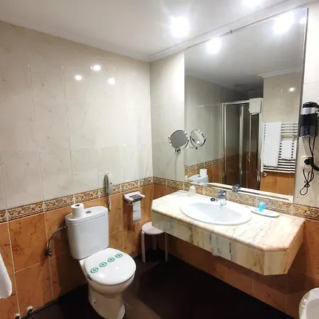 Leonor Miron Hotel