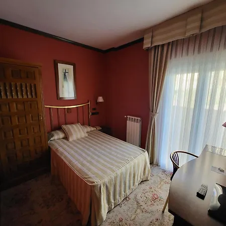 Leonor Miron Hotel Soria