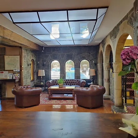 Hotel Leonor Mirón 4*