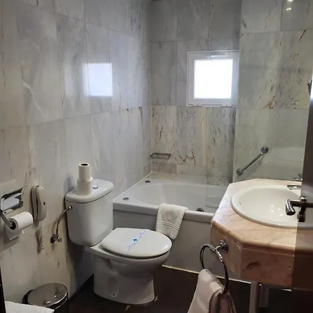Leonor Miron Hotel