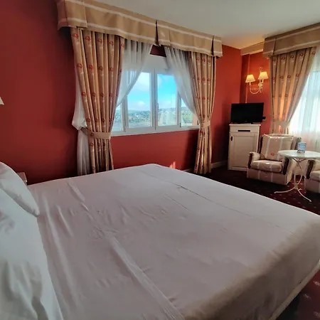 Hotel Leonor Mirón 4*