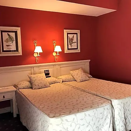 Leonor Miron Hotel