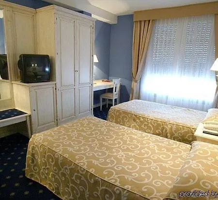 Hotel Leonor Miron