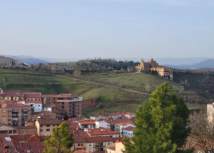 Hotel Leonor Mirón 4*