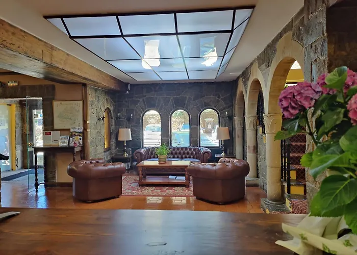 Hotel Leonor Mirón 4*